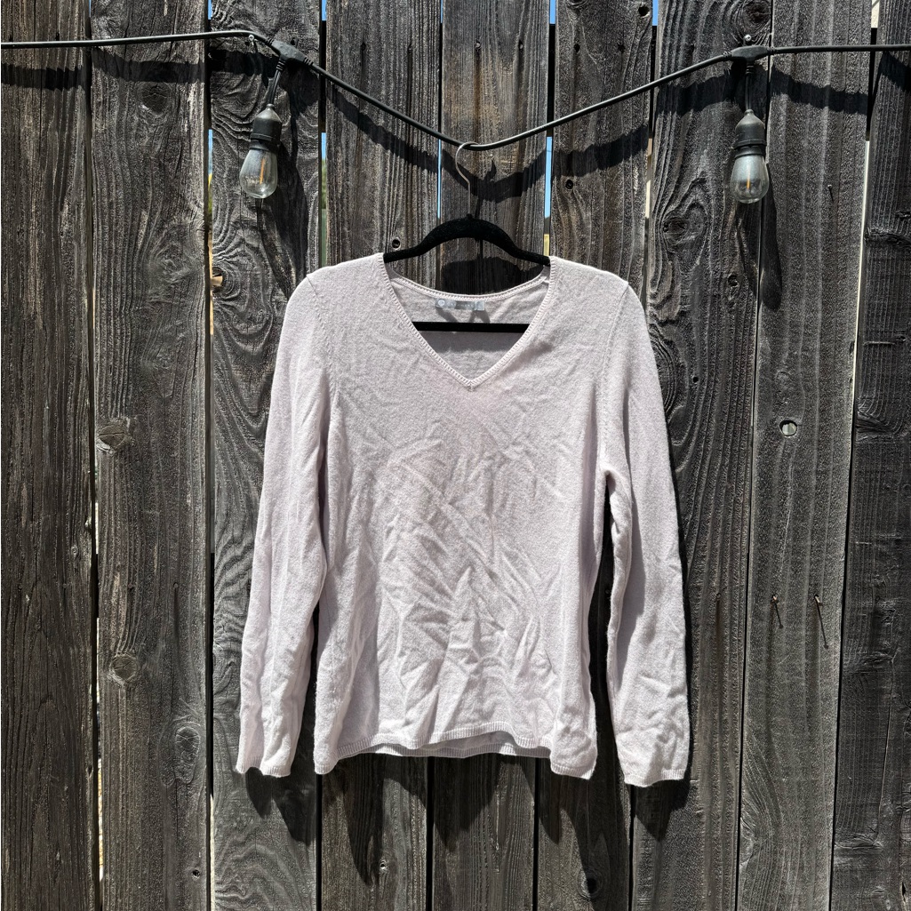 Incashmere Muted Grey- Purple Lilac V Neck 100% Cashmere Sweater Long Sleeve Lg
